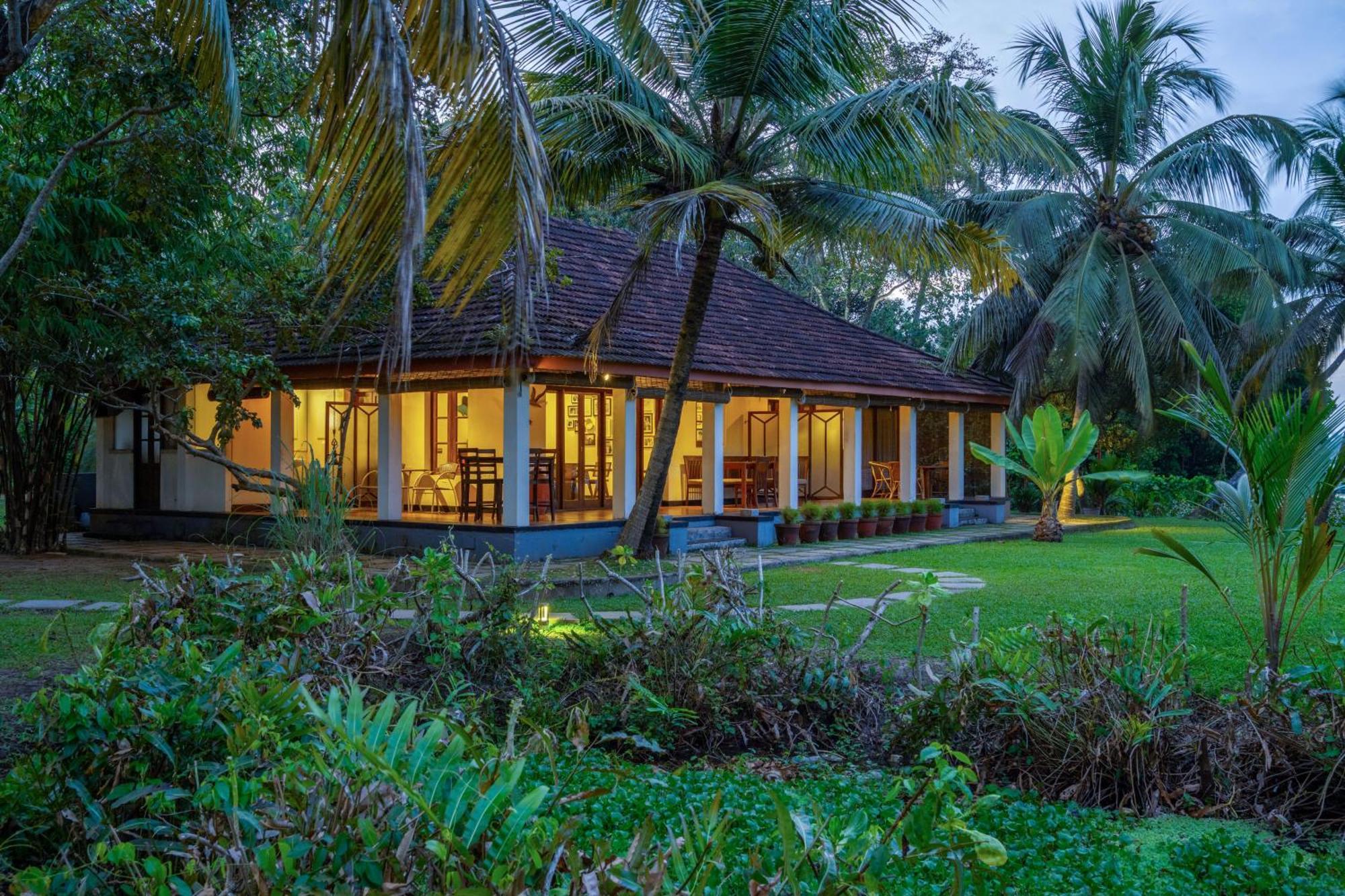 Baymaas Lake House Kochi ภายนอก รูปภาพ