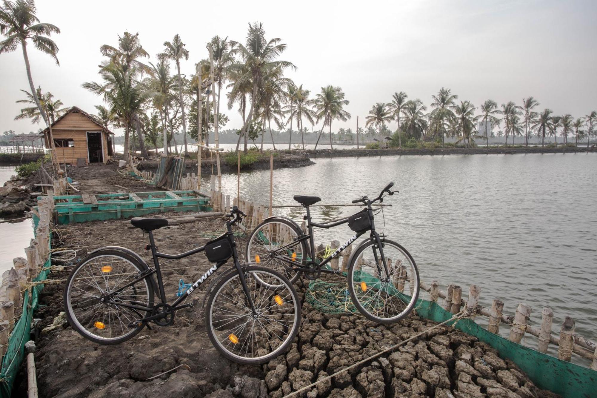 Baymaas Lake House Kochi ภายนอก รูปภาพ