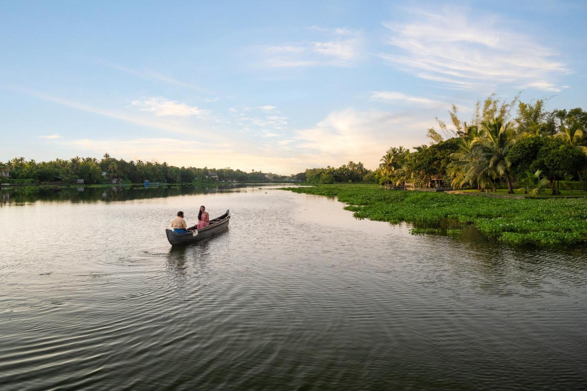 Baymaas Lake House Kochi ภายนอก รูปภาพ